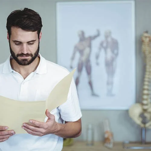 مطلوب أخصائي علاج طبيعي - متوفر