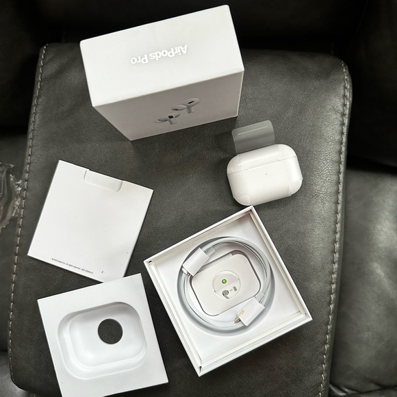 AirPods Pro 2 - جدة