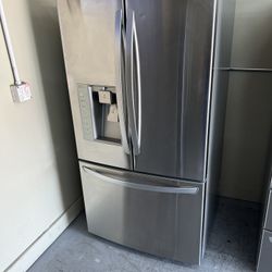 LG Refrigerator - الدمام